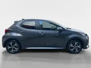 Toyota Yaris 1.5 Hybrid Dynamic | Nieuw | Apple Carplay/Android Auto | hill hold functie | airco (automatisch) | achteruitrijcamera | buitenspiegels verwarmbaar |