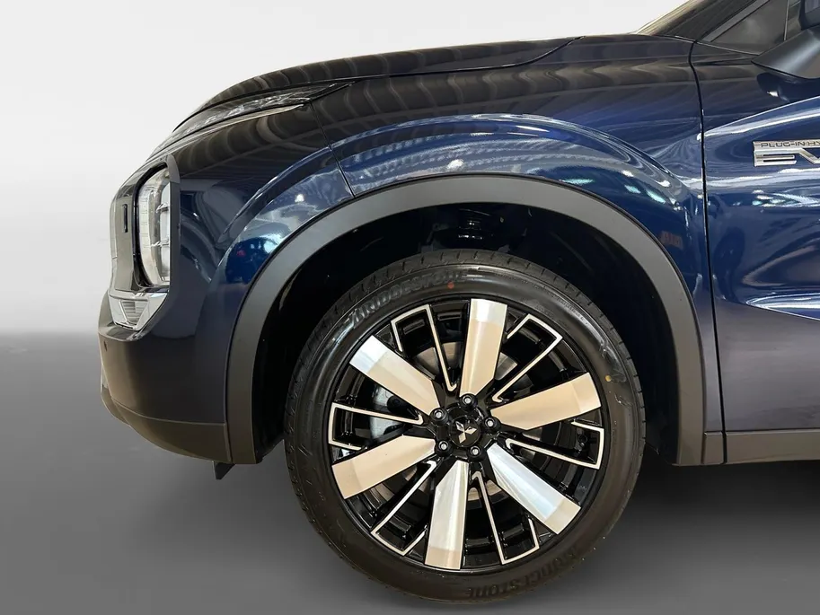 Mitsubishi Outlander 2.4 PHEV First Edition | 6000 EURO KORTING | NU DIRECT LEVEBAAR | 8 JAAR GARANTIE |