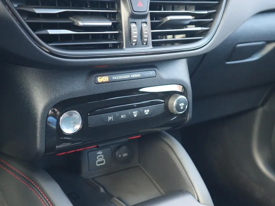 Ford Kuga 2.5 PHEV ST-Line X 243pk | Trekhaak wegklapbaar | Adaptieve LED verlichting | All-Wheater banden