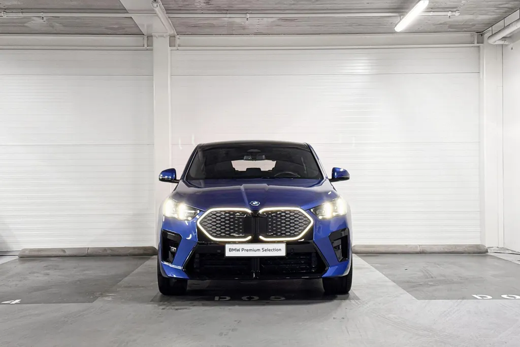 BMW iX2 eDrive20