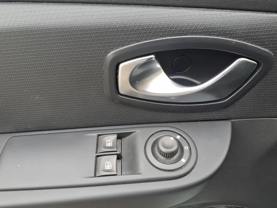 Renault Clio Estate 0.9 TCe Night&Day Navigatie | Airco | 1 jaar Garantie