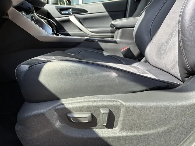 Mitsubishi Eclipse Cross 2.4i PHEV Intense+ | Trekhaak | Navigatie