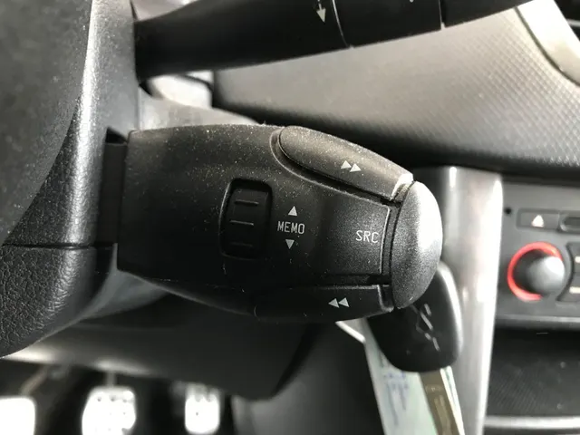 Peugeot 207 1.6 VTi Sportium