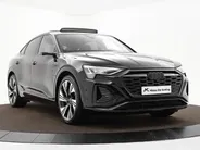 Audi Q8 Sportback e-tron 55 quattro S Edition 408pk / 115 kWh · SOH 93,6% · Panoramadak · 360 Camera · Luchtvering · Keyless · 360 Camera · Keyless · Matrix LED · 22'Velgen ·