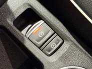 Renault Captur 100PK TCe Edition One | Trekhaak | Bose Audio | 360 Camera | Climate Control | Cruise Control | Apple CarPlay/Android Auto |