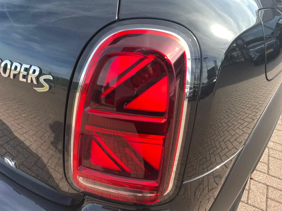 MINI Countryman 1.5 Cooper S E ALL4 Chili *Automaat*Navi+Camera*Winter Pack*Heads Up Display*Elekt. Stoelen*Adapt. Cruise Control*LM. Velgen*Zeer nette auto!