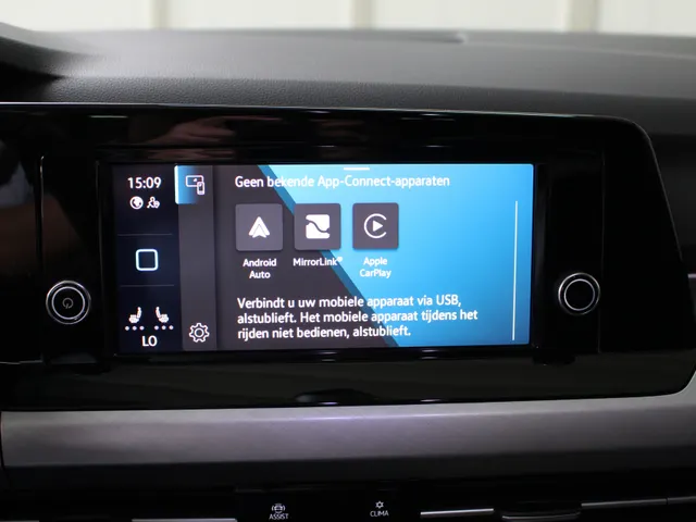 Volkswagen Golf 1.0 TSI Life Apple Carplay | Android Auto | PDC voor en achter | Cruise control