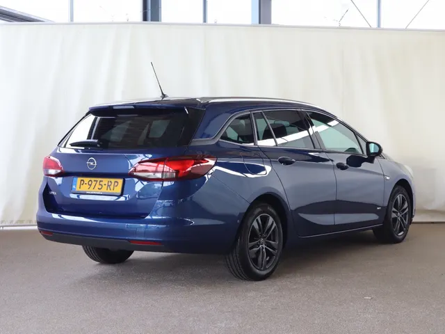 Opel Astra Sports Tourer 1.2 Design & Tech | Camera