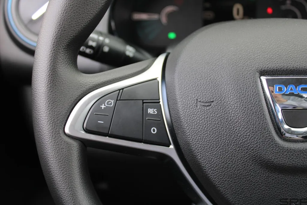 Dacia Spring Essential |  Airco | 14' Design velgen | Bluetooth | PDC | BTW auto | Uniek!! |