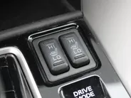 Mitsubishi Eclipse Cross 2.4 PHEV First Edition | Camera rondom | Stuur/stoelverwarming v+a | HUD | Winterset op LM | Dakdragers |