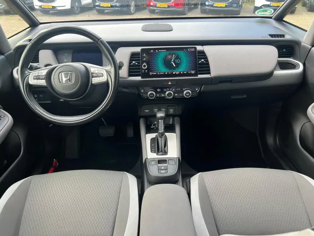 Honda Jazz 1.5 e:HEV Crosstar AUTOMAAT | FULL HYBRID | CAMERA | NAVIGATIE | ADAPTIVE CRUISE CONTROLE | NED. AUTO | LAGE KM STAND 25.738km |