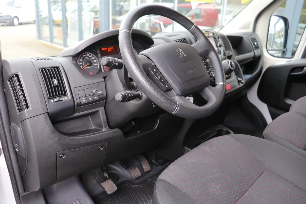 Peugeot Boxer 335 2.2 BlueHDi 140 L2H2 Pro EX.BTW