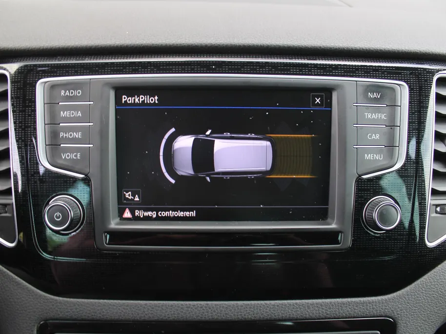 Volkswagen Golf Sportsvan 1.4 TSI Sound | Automaat | Navi | Trekhaak | 16” LM | Stoelverwarming | Cruise adapt. | All seasons | Apple CarPlay/Android Auto |