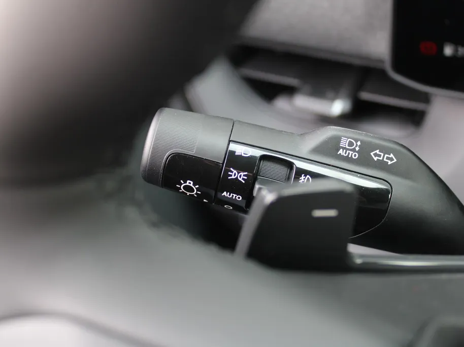 Kia Seltos 1.6 T-GDi DCT7 X-Line Demo Edition | Stuur-/stoelverwarming + ventilatie | 360 Camera | Leer | Elek. stoelverstelling | Telefoonlader | LED | 19' LM |