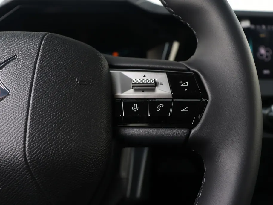 DS N°4 Automobiles E-Tense 157 KW Pallas