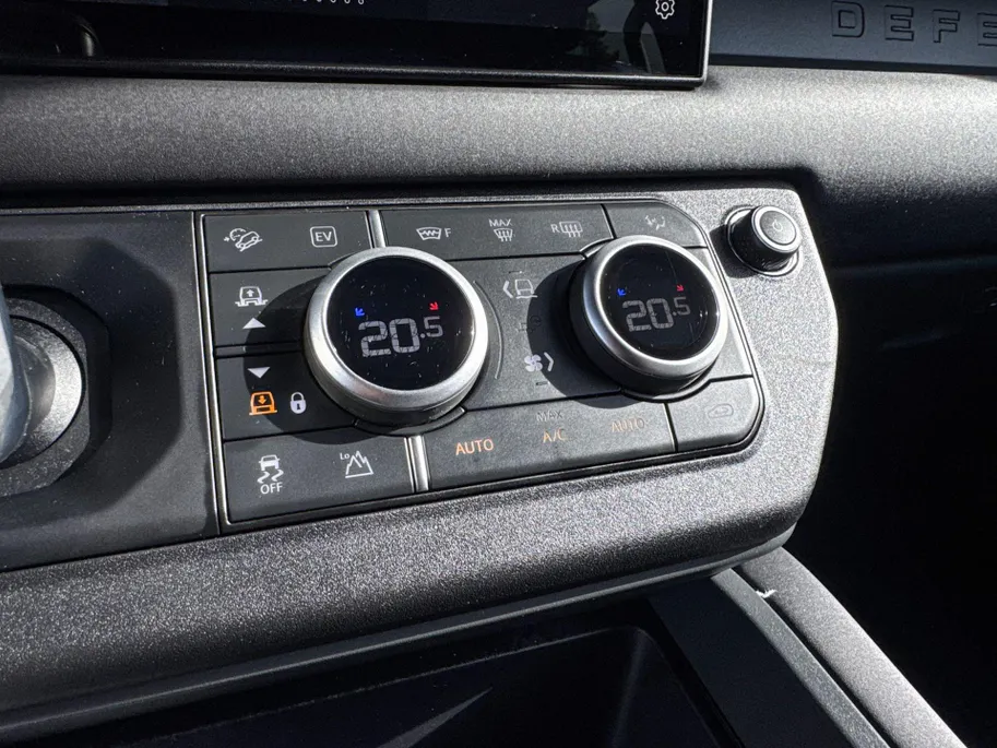 Land Rover Defender 110 2.0 P300e 110 X-Dynamic HSE