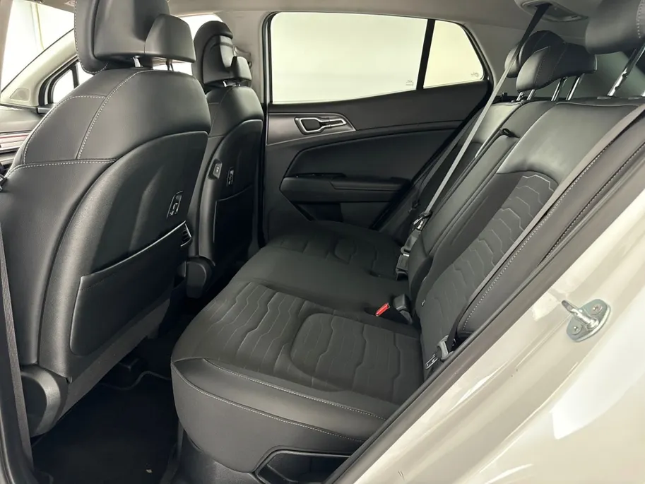 Kia Sportage 1.6 T-GDI HEV DynamicPlusLine Automaat | Half Leder | Elektrische Stoelen | 18'' L.M. Velgen