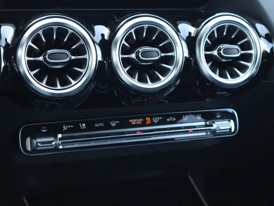 Mercedes-Benz GLA 250 e AMG Line l Keyless l Achteruitrij camera l Stoelverwarming