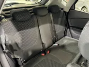 Renault Captur 120PK TCe Intens Automaat | Trekhaak | Navi | LM Velgen Hoogglans Zwart | Camera | Parkeersensoren | Full LED | Climate Control | Cruise Control | Keyless Entry | Elektrische Ramen & Spiegels | Licht & Regen Sensor |