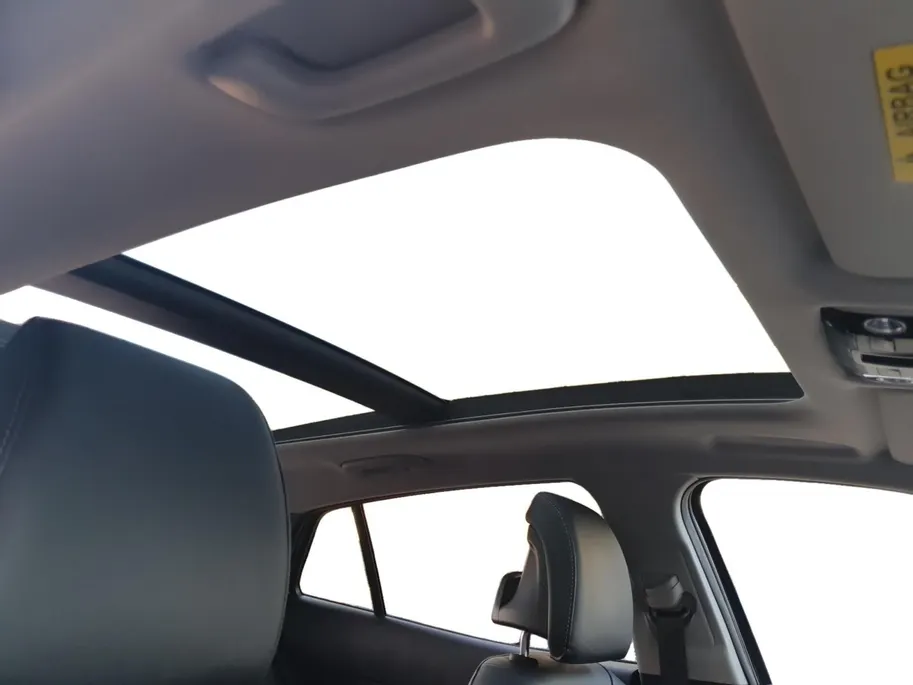 Kia Sportage 1.6 T-GDi Hybrid DynamicPlusLine | Stoel en stuurverwarming | Panorama schuifdak | Elektrisch bedienbare voorstoelen | Navigatie | Dodehoek detectie | Getinte ramen achter |