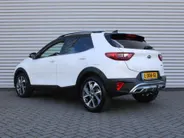 Kia Stonic 1.0 T-GDi MHEV GT-Line | Trekhaak | Stuur-/stoelverwarming | Camera | Clima | Cruise | 17" LM | Navi | Apple Carplay/Android Auto |