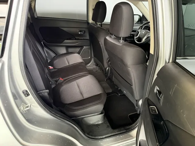 Mitsubishi Outlander 2.4 PHEV Pure+