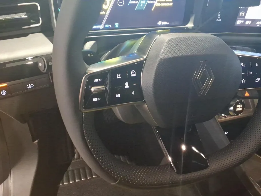Renault 5 urban range iconic cinq 40 kWh nu 1.600,- voorraad korting | Harman Kardon | Carplay | Stoel-stoelverwarming | Camera |