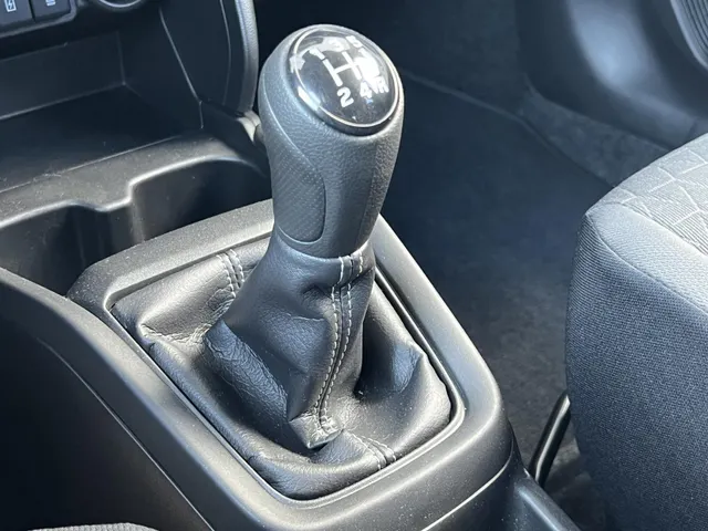 Suzuki Swift 1.2 Select Smart Hybrid | Lage Kilometerstand | All Season Banden | Apple Carplay & Android Auto | 16" LM Velgen | Airco | Cruise Control