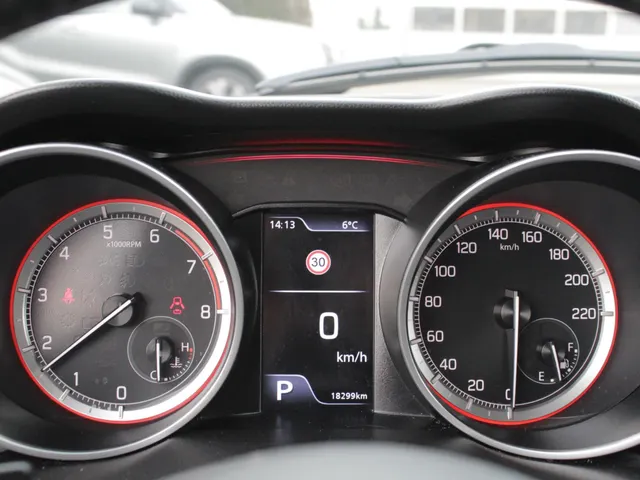 Suzuki Swift 1.2 Style Smart Hybrid Automaat | Navi | Adap. Cruise | Clima | Camera | Lm-Velgen