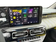 Renault 5 comfort range iconic cinq 52 kWh Nu met 1600,- voorraad korting , Pack Safety & Advanced Driving Assist , allseason banden , Apple Carplay/Android Auto , stoel en stuurverwarming , navigatiesysteem , veel mooie opties.