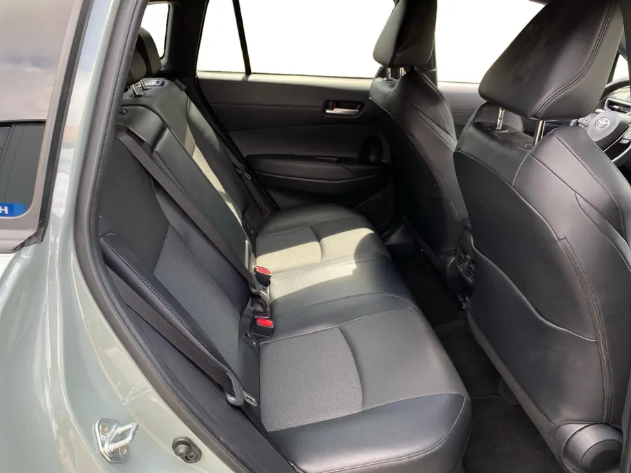 Toyota Corolla Cross Hybrid 140 Style Stoel-/stuurverwarming | CarPlay | Elektr. kofferklep | Camera | NL Auto | etc.