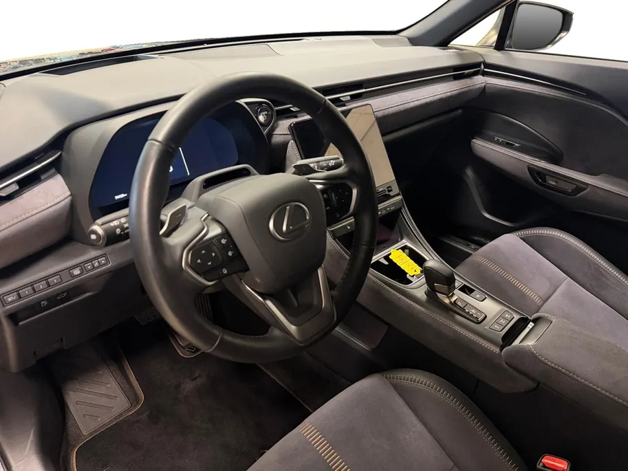 Lexus LBX 1.5 HYBRID | COOL | ADVANCE PAKKET | BI-TONE | NL-AUTO |
