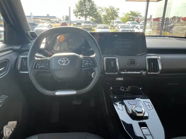 Toyota Urban Cruiser Executive 61 kWh