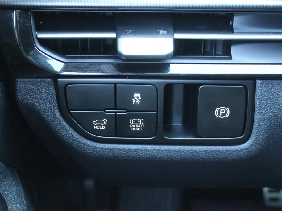 Kia Sportage 1.6 T-GDi Hybrid GT-Line | Trekhaak | Stuur-/stoelverwarming | Elek. stoelverstelling + achterklep | Schuifdak | 18' LM | Cruise adapt. | Camera |