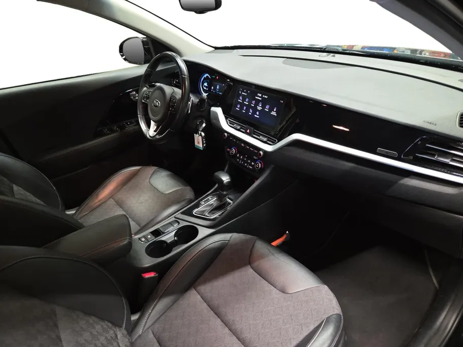 Kia Niro 1.6i Hybrid DynamicLine | 1e Eigenaar | Automaat | Camera | Carplay | navigatie | Cruise Control Adaptief | 12 Maanden BOVAG Garantie |