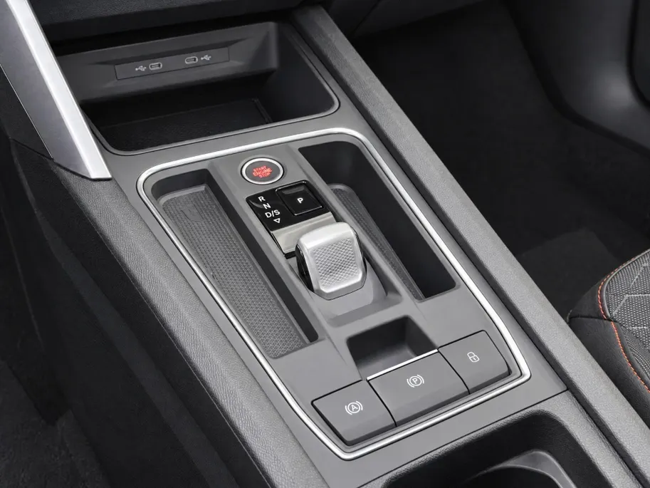 SEAT Leon Sportstourer FR Business 1.5 eHybrid 150 kW / 204 PK Station | Technology Pack | 18'' Lichtmetalen velgen | 5000,- Herwaardering!!