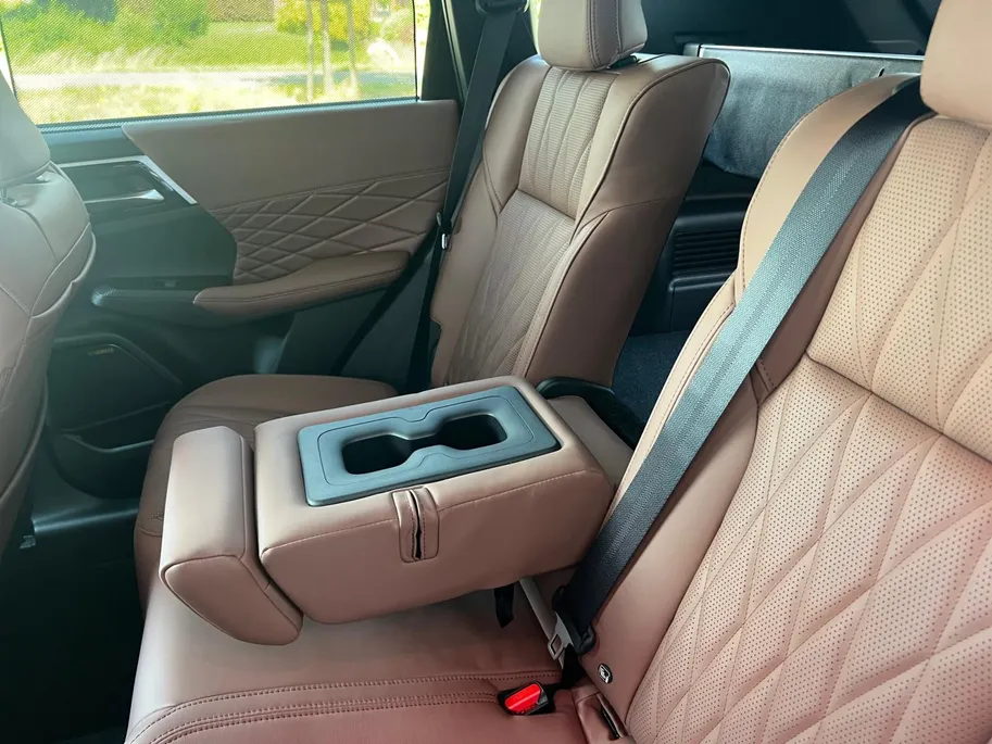 Mitsubishi Outlander 2.4 PHEV Instyle+ € 5.000 euro korting eigen voorraad| 8 jaar garantie| Snel leverbaar | Totaalprijs op is op.m26