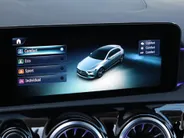 Mercedes-Benz A-Klasse 180 Business Solution AMG l Panorama dak l Keyless l AMG Line l