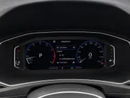 Volkswagen T-Roc 1.5 TSI 150pk DSG Sport Business R · Panoramadak · Camera · Keyless · Apple/Android Car Play · Navigatie · P-Sensoren ·