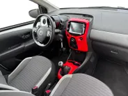 Toyota Aygo 1.0 VVT-i x-clusiv | Camera | Cruise | Lichtmetaal |
