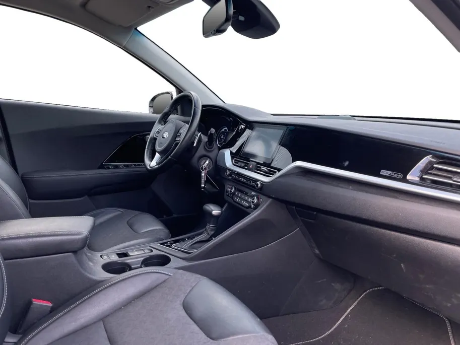 Kia Niro 1.6 GDi PHEV DynamicLine | Climate control | Adaptive cruise control | Stoel + stuur verwarming
