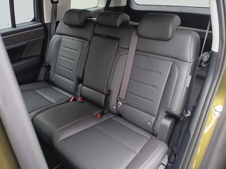 Hyundai Santa Fe 1.6 PHEV 252pk Aut 4WD 7pl Comfort Plus Limited / Navi / Cruise / Climate