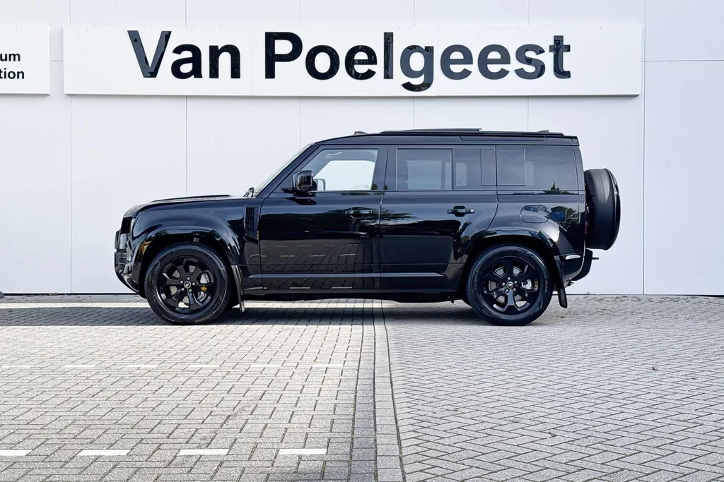 Land Rover Defender 110 2.0 P300e 110 X-Dynamic HSE