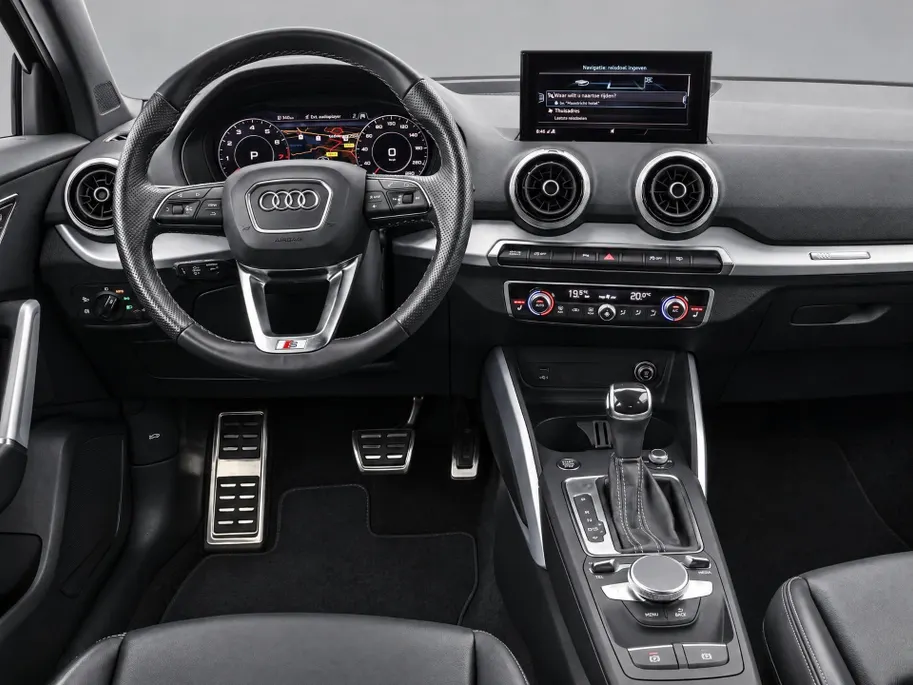 Audi Q2 35 TFSI 150pk S Edition · Camera · Matrix LED · Apple/Android Car Play · Adaptive Cruise Control · Stoelverwarming · Verkeersbord Detectie · Virtual Cockpit ·