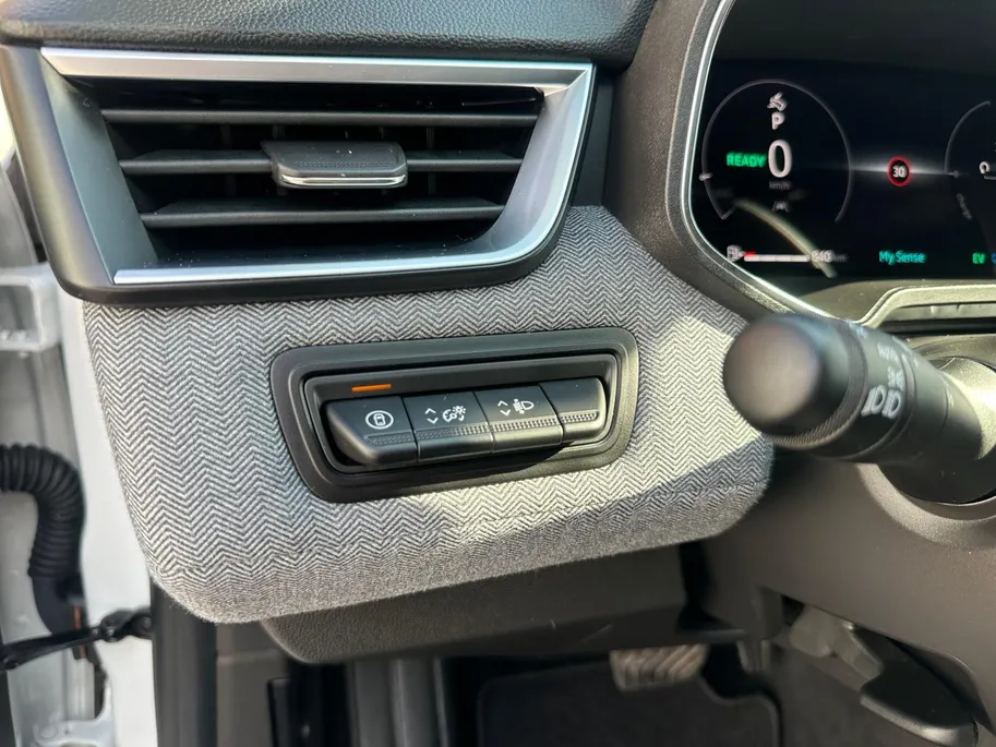 Renault Clio 1.6 E-Tech Full Hybrid 145 techno | Automaat | Navigatie | Apple Carplay & Android Auto | LMV | Cruise & Climate Control | Camera | Parkeersensoren | 12 Maanden BOVAG Garantie