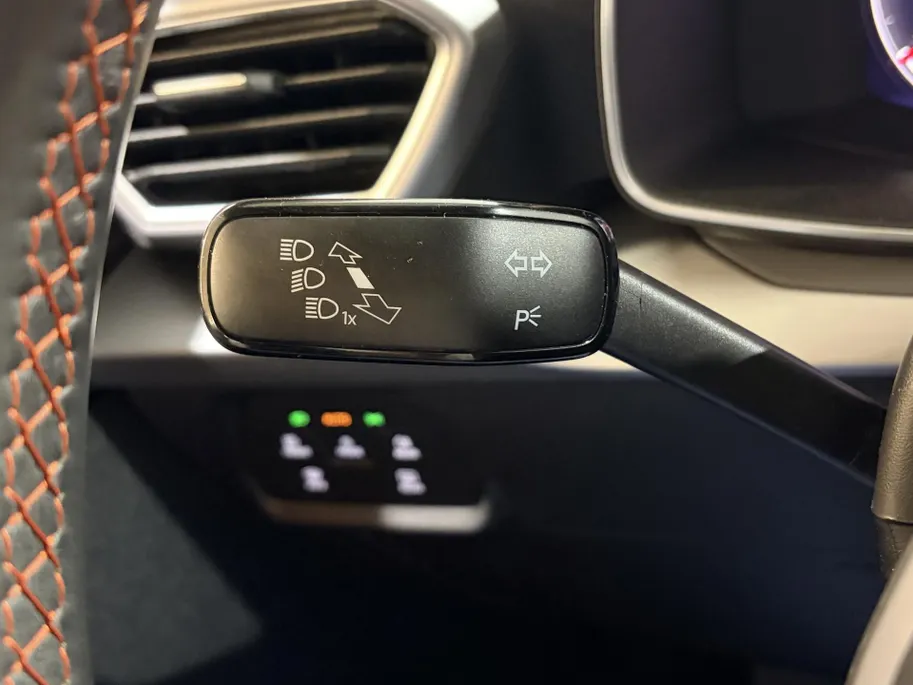 SEAT Leon Sportstourer 150PK 1.5 TSI FR Business Intense | Navigatie | Cruise Control Adaptief | Climate Control | Apple Carplay/Android Auto | Camera | Parkeersensoren | Lichtmetalen Velgen | Licht & Regen Sensor |