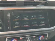 Audi Q3 35TFSI 110KW/150PK S-Line · Camera · Trekhaak · Panoramadak · Stoelverwarming · Apple/Android Car Play ·