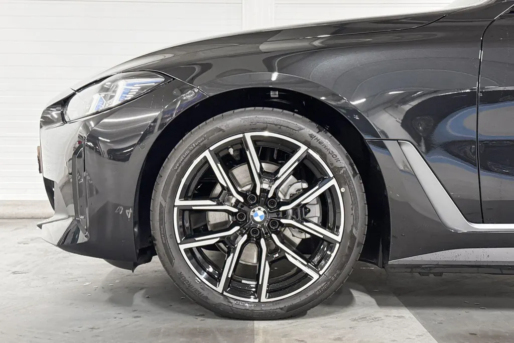 BMW i4 eDrive35