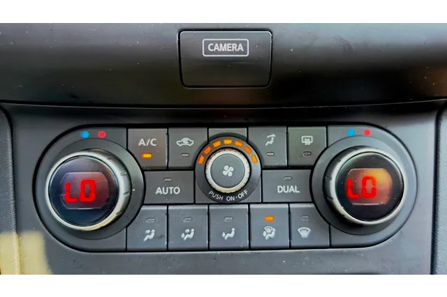 Nissan QASHQAI 2.0 140PK Connect Edition Navi - 360° Camera - Trekhaak 1400KG