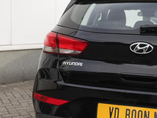 Hyundai i30 1.0 T-GDi MHEV Comfort Smart Automaat | Carplay/Android auto | Camera | Park sens